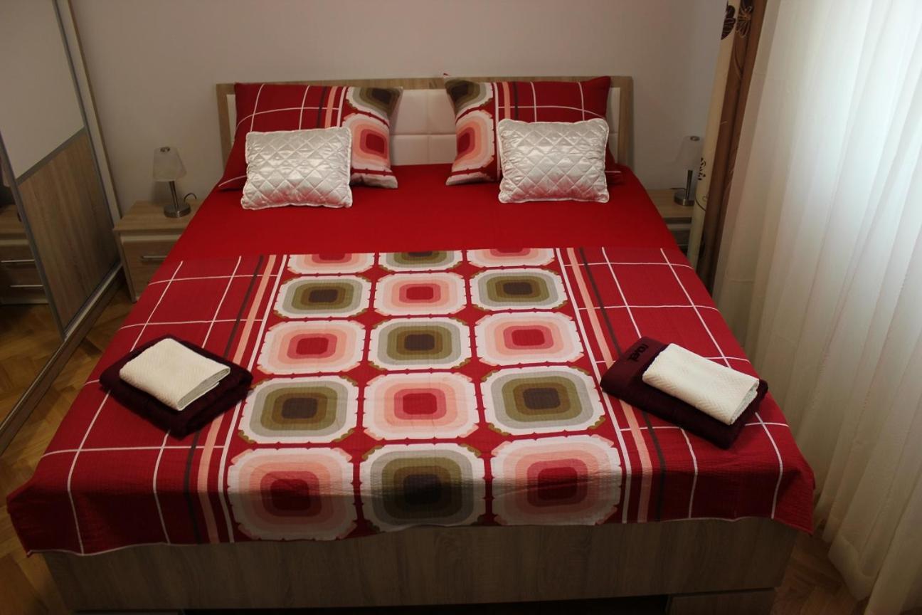 Deluxe Apartment Manuela With Balcony Top Center Split Exterior foto